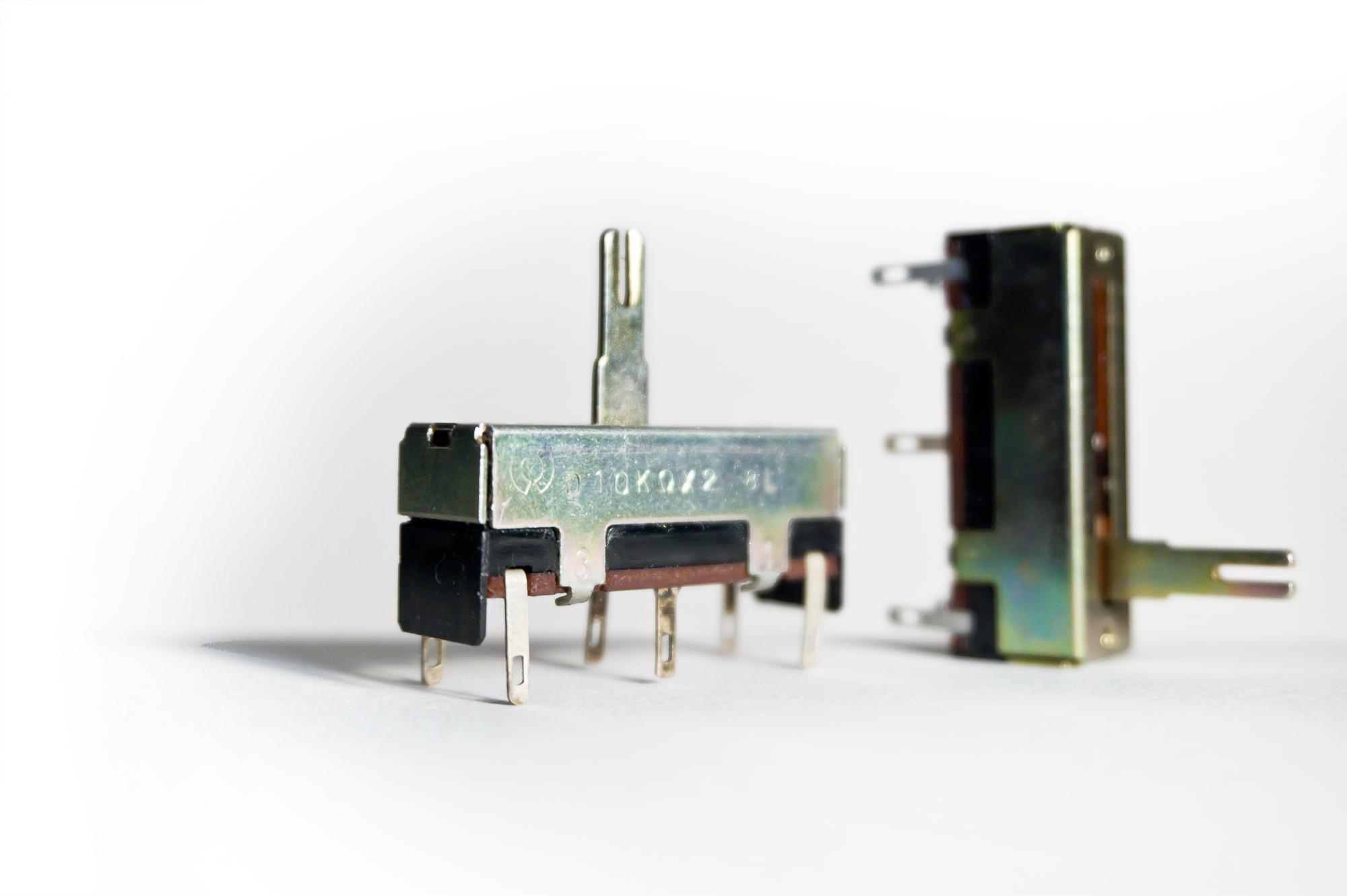 10 KΩ A x 2 logaritmisch – nn
