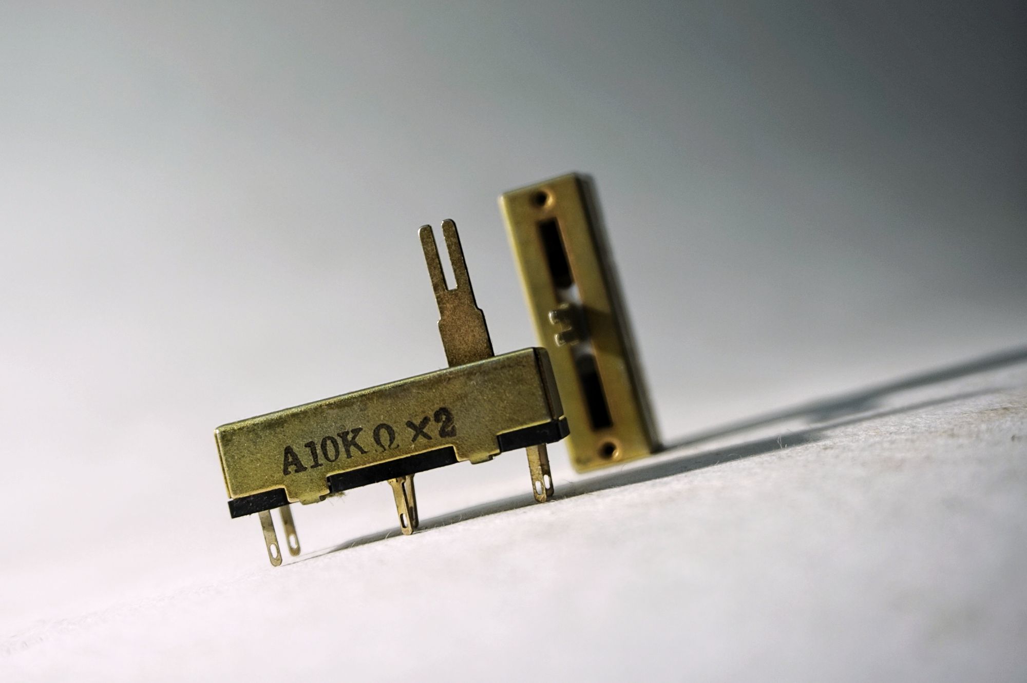 10 KΩ A x 2 logaritmisch – Noble