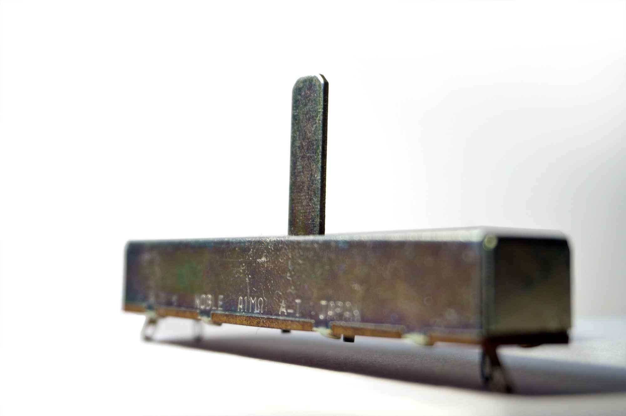1 MΩ A x 1 logaritmisch – Noble