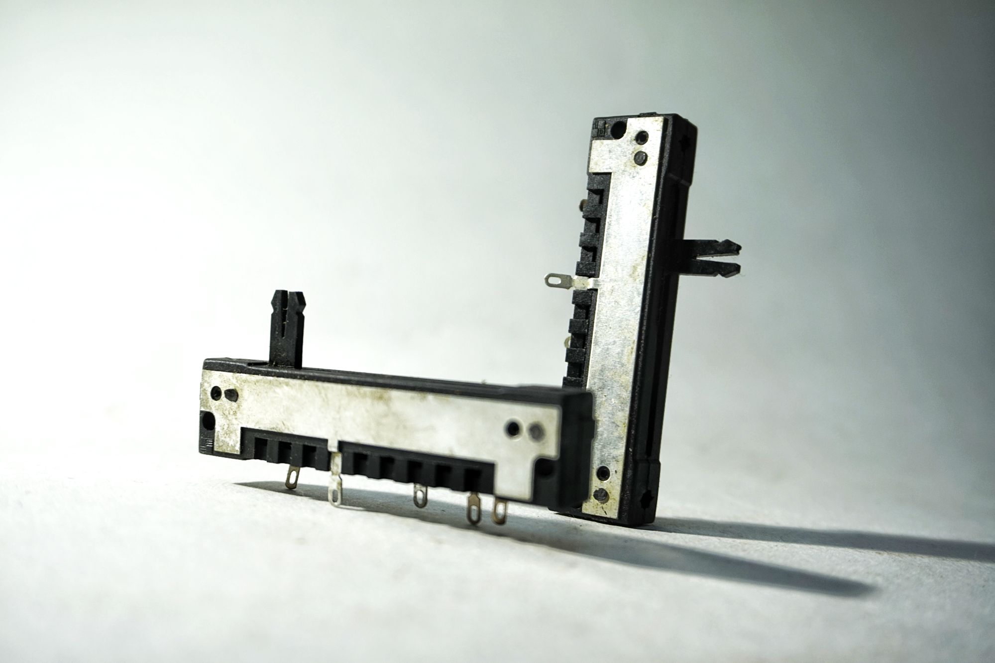 1 KΩ A x 1 logaritmisch – Radiohm