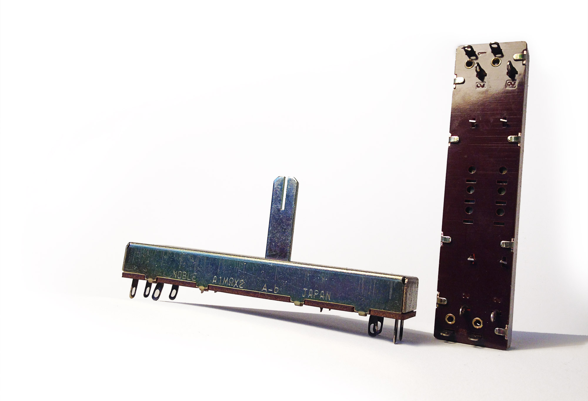 1 MΩ A x 2 logaritmisch – Noble